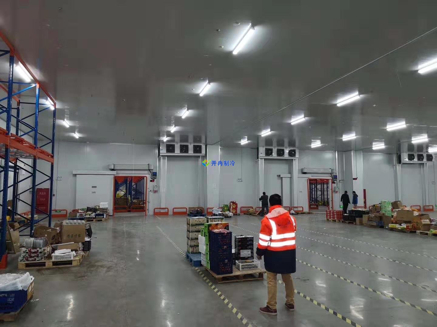 2300平的冷凍庫(kù)工程，包含所選擇的制冷設(shè)備多少錢(qián)